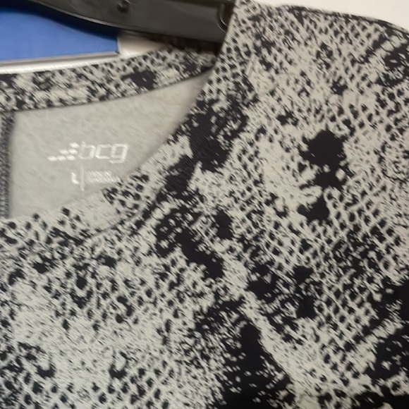 NWT longsleeved T-shirt - Picture 2 of 5